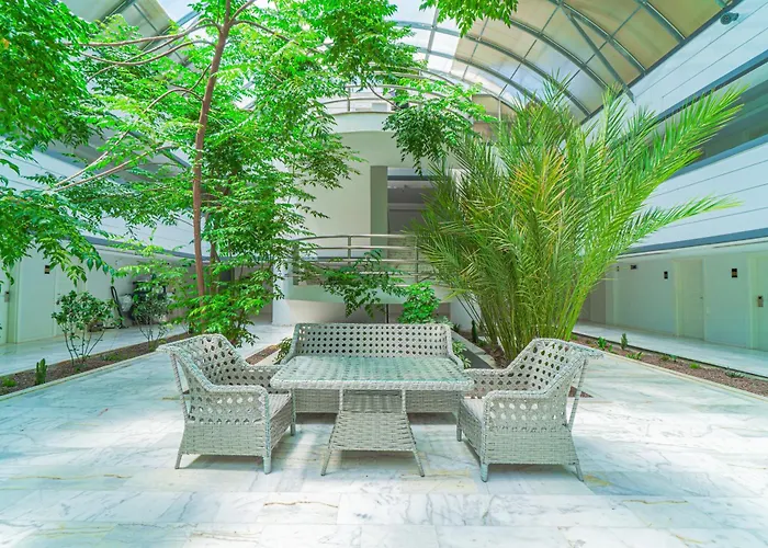 Enki Spinoza Resort Hotel